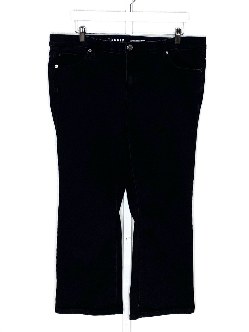 Torrid | Black-Wash Denim Super Soft Sky High Kick Boot Cropped Jeans Sz 18R